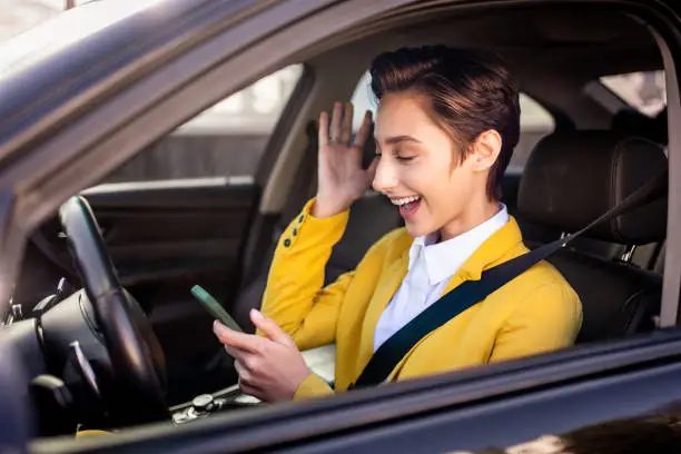 How Can You Successfully Multitask While Driving a Vehicle